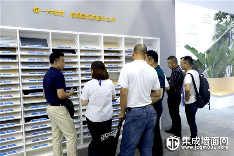 海創(chuàng)廣州展.jpg 海創(chuàng)集成墻面.jpg