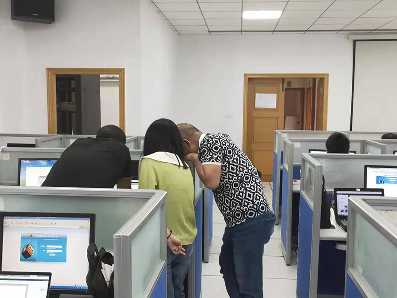 海創(chuàng)商學(xué)院培訓(xùn).jpg 海創(chuàng)集成墻面.jpg