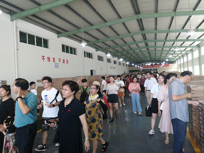 微信圖片_2019082610075924.jpg 海創(chuàng)集成墻面.jpg