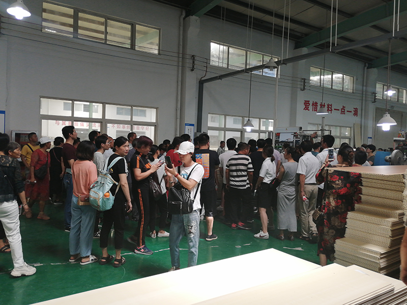 微信圖片_2019082610075927.jpg 海創(chuàng)集成墻面.jpg